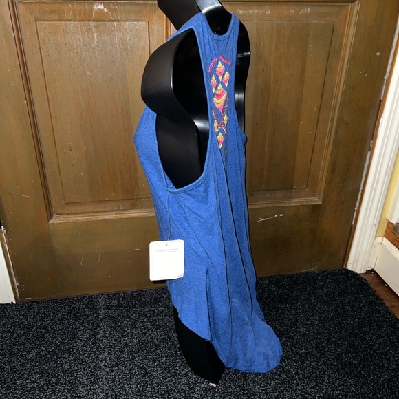 NWT Threads 4 Thought High Low Embroidered Razor Back Tank Top Size S - Picture 11 of 14